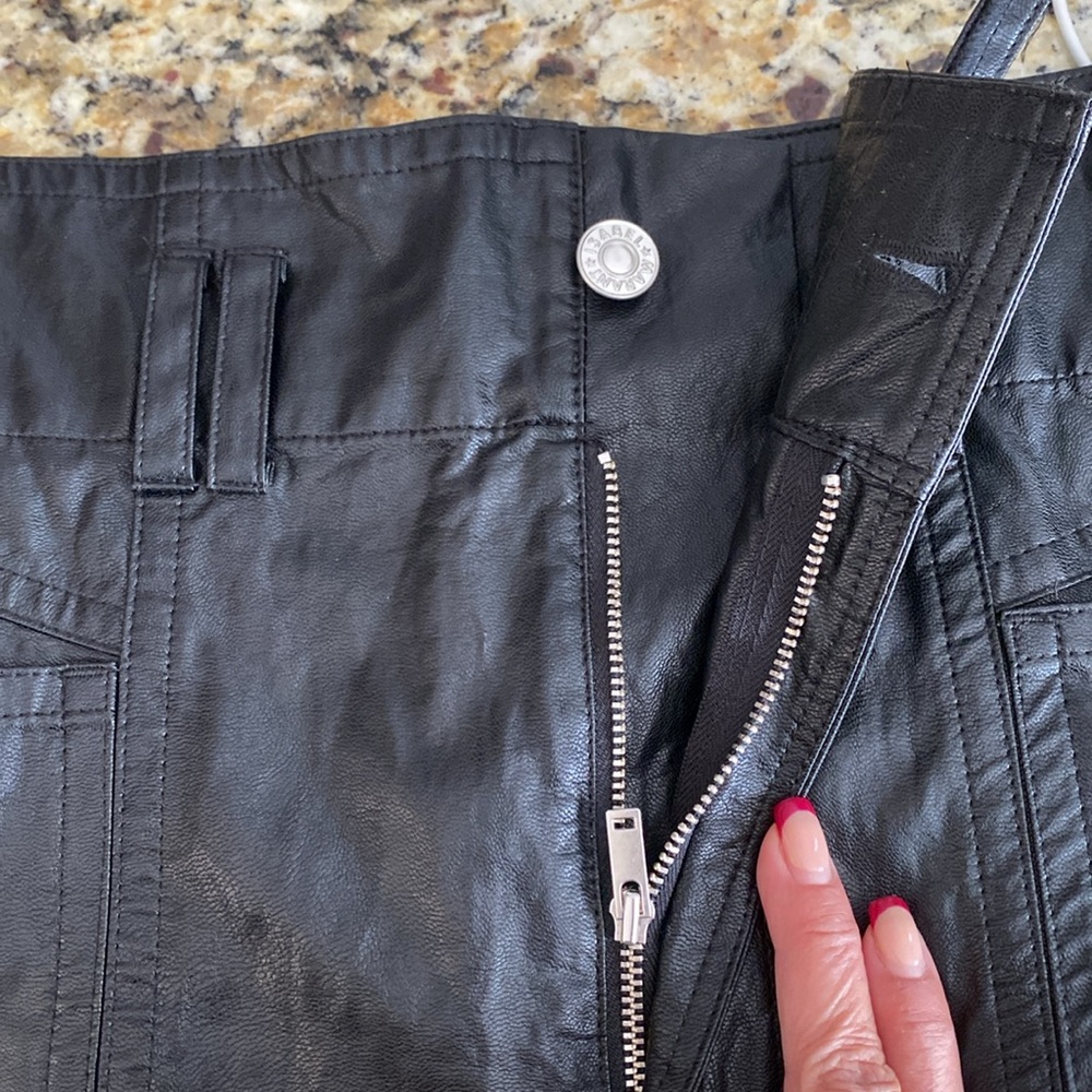 MARANT ÉTOILE
Tessini faux leather tapered pants - Picture 16 of 16